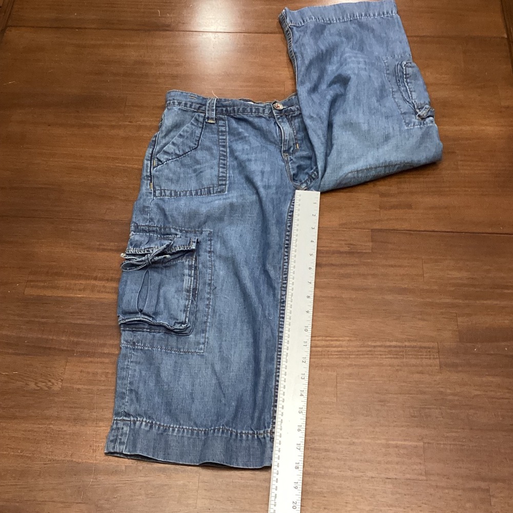 Gap 1969 Womens Blue Denim Cargo Shorts Long Utility Bermuda Size 8 Light Wash - Picture 7 of 10